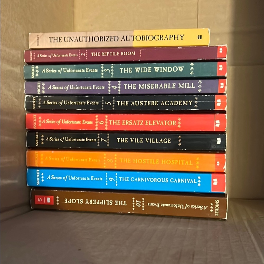 A Series of Unfortunate Events Book Set